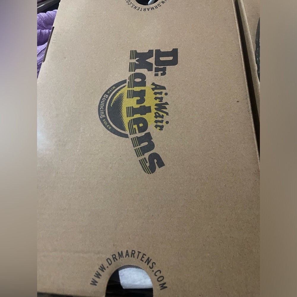 1451 EASY ON Y DR.MARTENS UNISEX SHOES (ONLY TRIED ON)